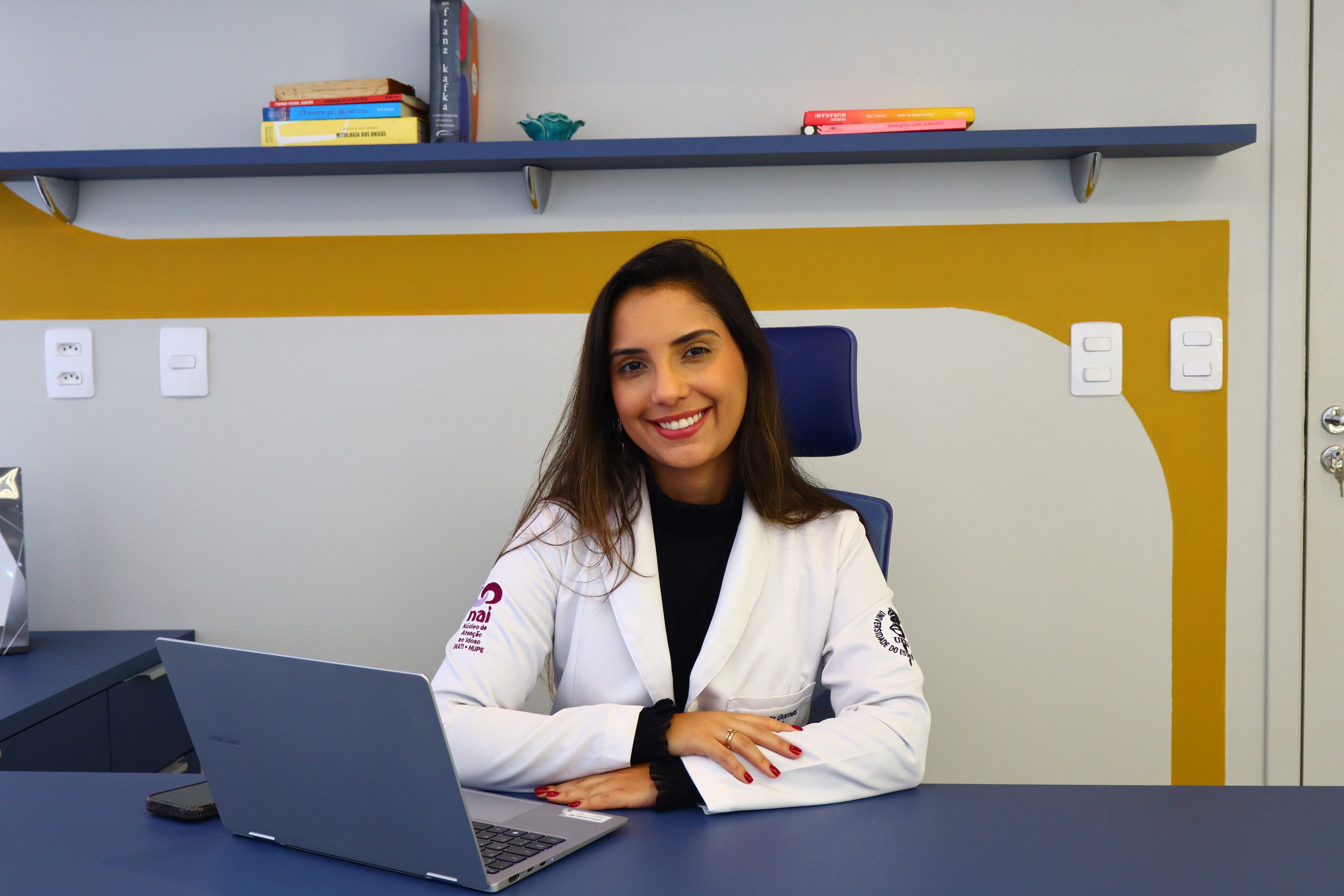 Dra. Nathalia Gomes